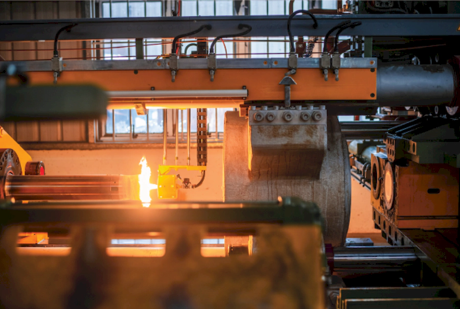 Đùn ép nhôm qua khuôn (Nguồn: Bình Nam Group)