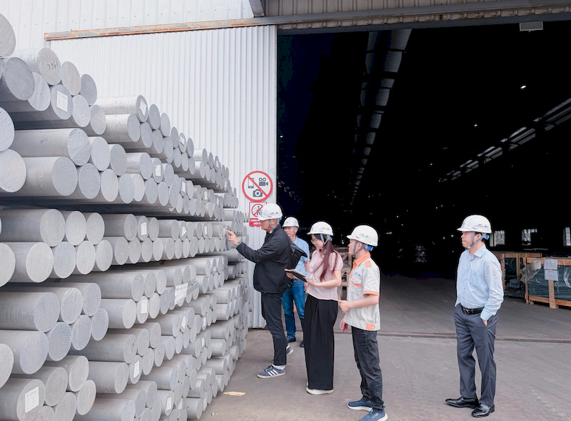 BINHNAM GROUP đón tiếp đại diện doanh nghiệp 